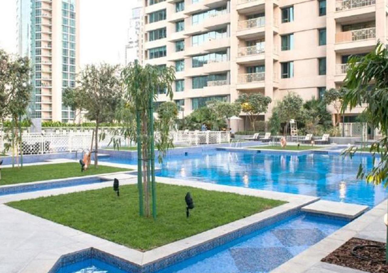 Signature Burj Khalifa View Residence Dubai Exterior photo